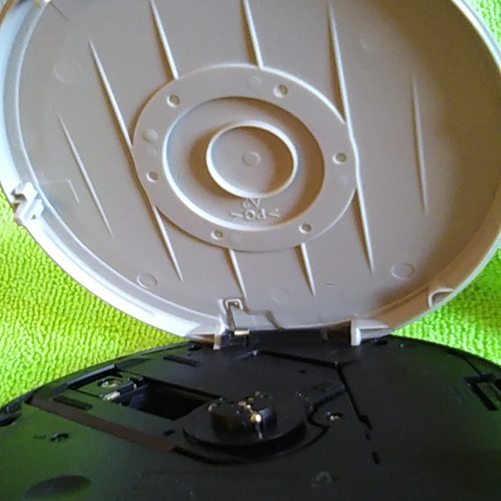 Sony CD Walkman - Picture 3 of 11